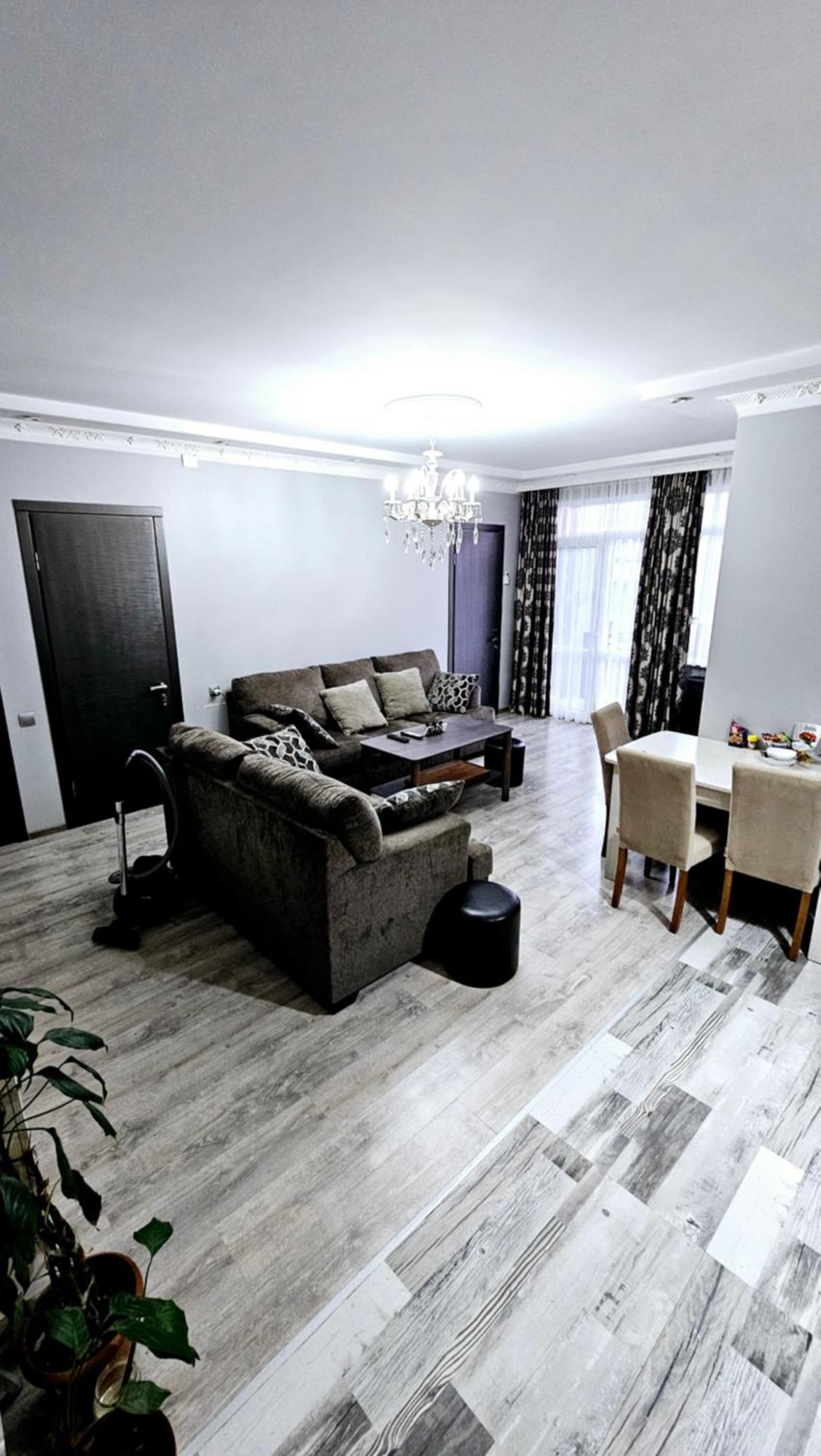Apartment Irina Batumi Esterno foto